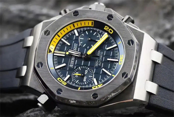 爱彼手表表蒙有划痕处理方法是什么(图) 爱彼手表表蒙有划痕处理方法是什么(图)