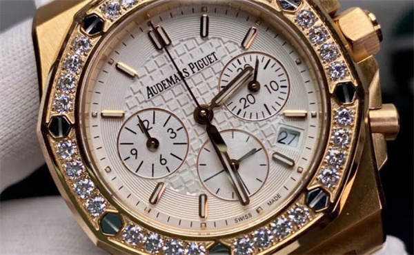 爱彼腕表走时不准处理方法是什么(图) 爱彼腕表走时不准处理方法是什么(图)