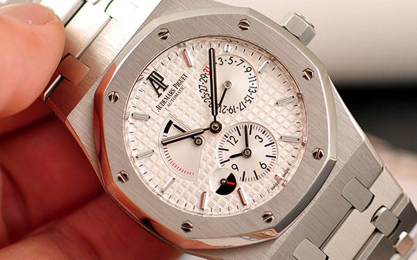 爱彼手表磕碰了怎么解决(图) 爱彼手表磕碰了怎么解决(图)